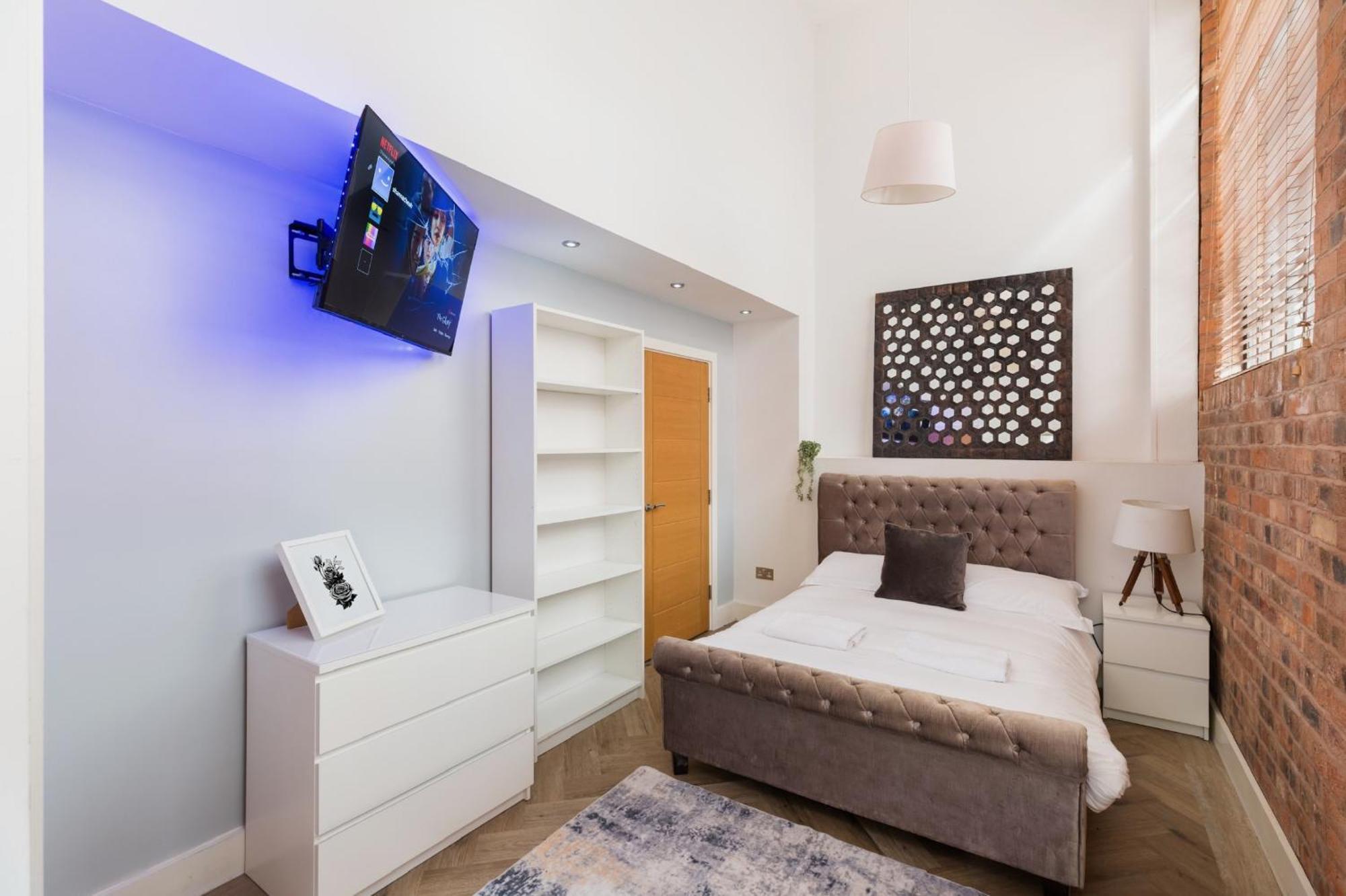 High End Luxury Townhouse In Jq, 4 Bedrooms, Flat Screen Tv In All Rooms, Free Parking, Near Birmingham City Centre Deposit Required Εξωτερικό φωτογραφία