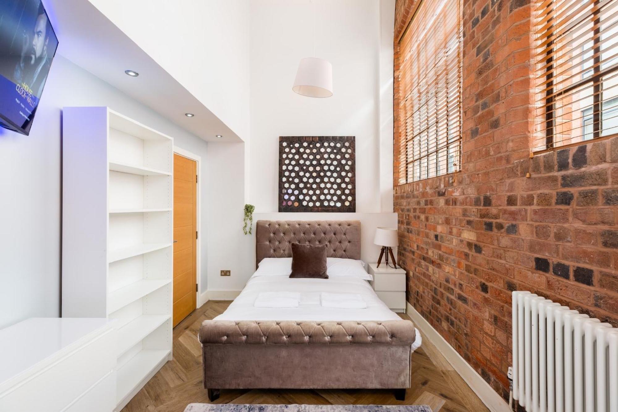 High End Luxury Townhouse In Jq, 4 Bedrooms, Flat Screen Tv In All Rooms, Free Parking, Near Birmingham City Centre Deposit Required Εξωτερικό φωτογραφία