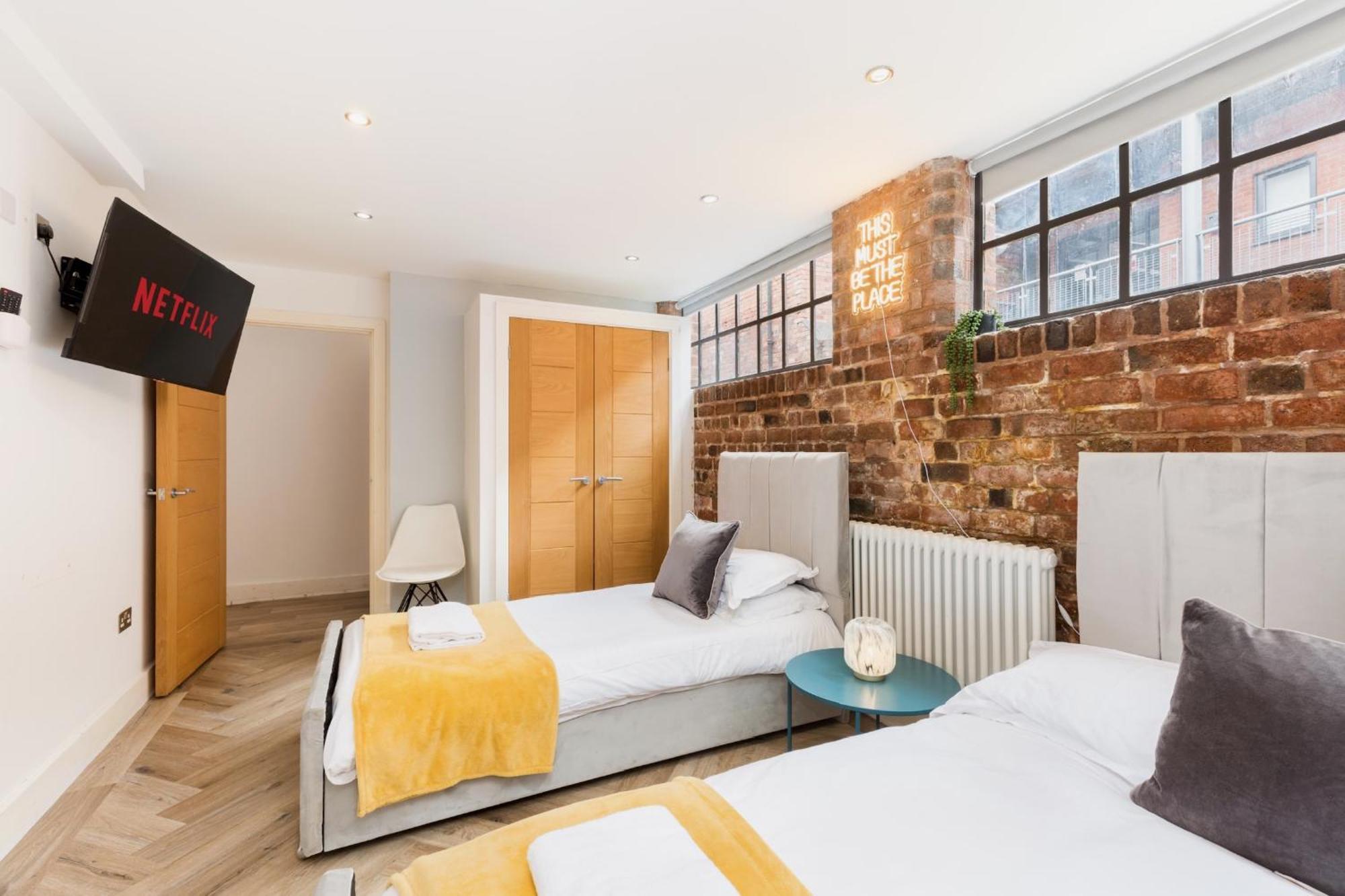 High End Luxury Townhouse In Jq, 4 Bedrooms, Flat Screen Tv In All Rooms, Free Parking, Near Birmingham City Centre Deposit Required Εξωτερικό φωτογραφία