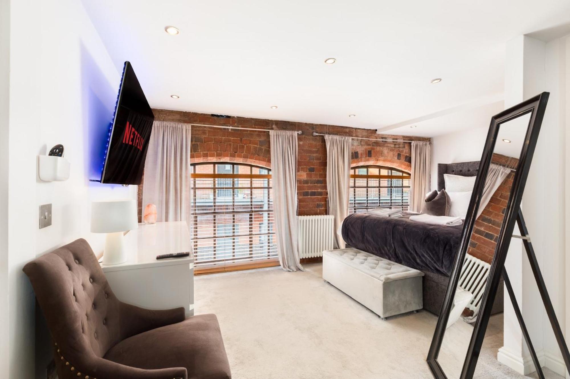 High End Luxury Townhouse In Jq, 4 Bedrooms, Flat Screen Tv In All Rooms, Free Parking, Near Birmingham City Centre Deposit Required Εξωτερικό φωτογραφία